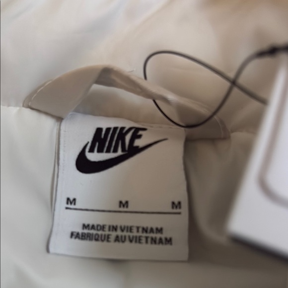 Nike Circa 96 Shiny Silver Hooded Jacket-size medium-New - Picture 4 of 6